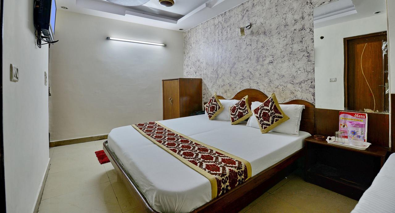 Hotel Karan Palace