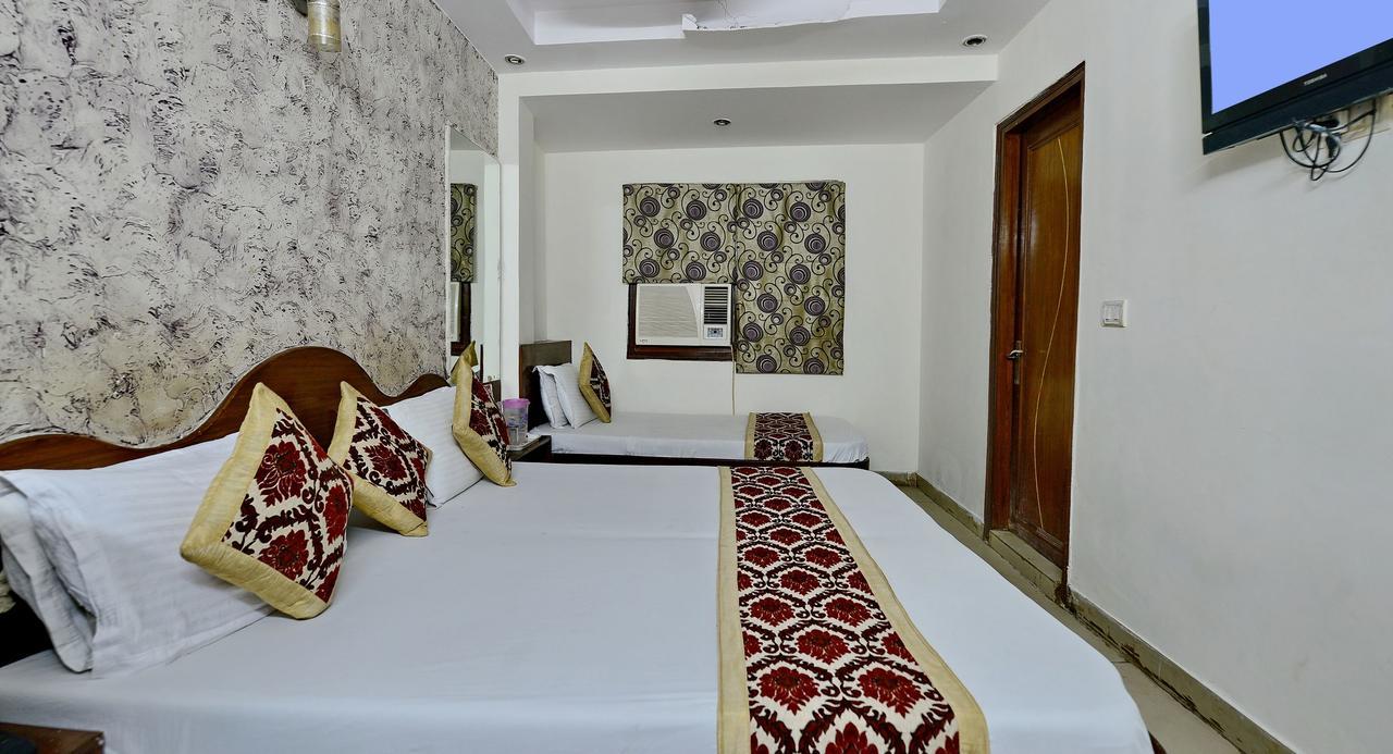 Hotel Karan Palace 3*